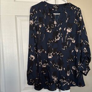 Blue Floral V-Neck Blouse with Long Sleeves